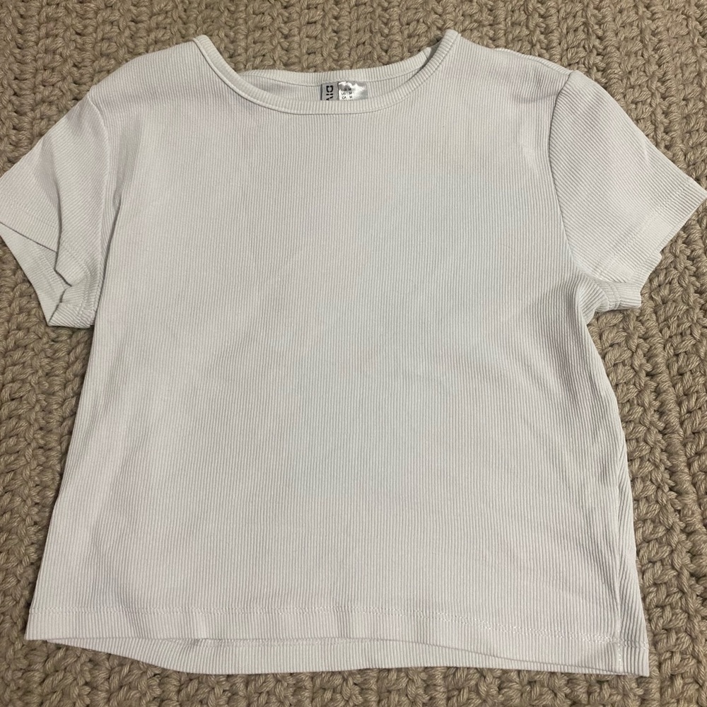 H&M plain white crop tee